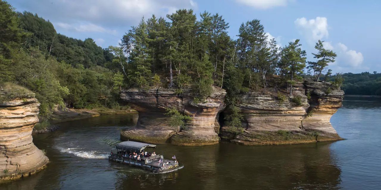 wisconsin dells unique dells army ducks header